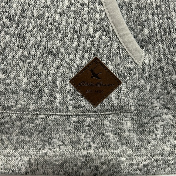 EDDIE BAUER fleece hooded vest. Size S - Picture 2 of 8
